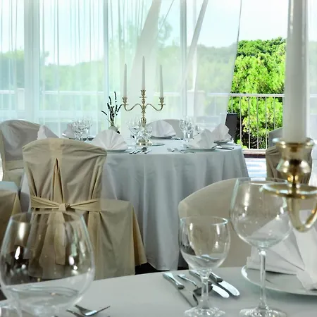 Aurora Hotel 4*