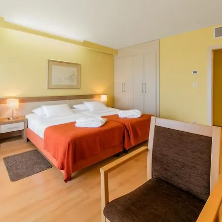 Aurora Hotel 4*
