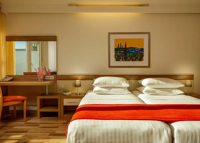 Aurora Hotel